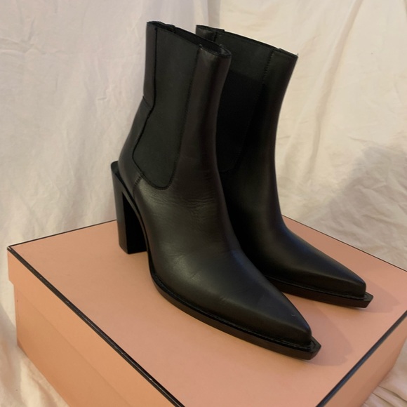 Acne Studios Pointed Toe Chelsea Boots - Picture 2 of 7